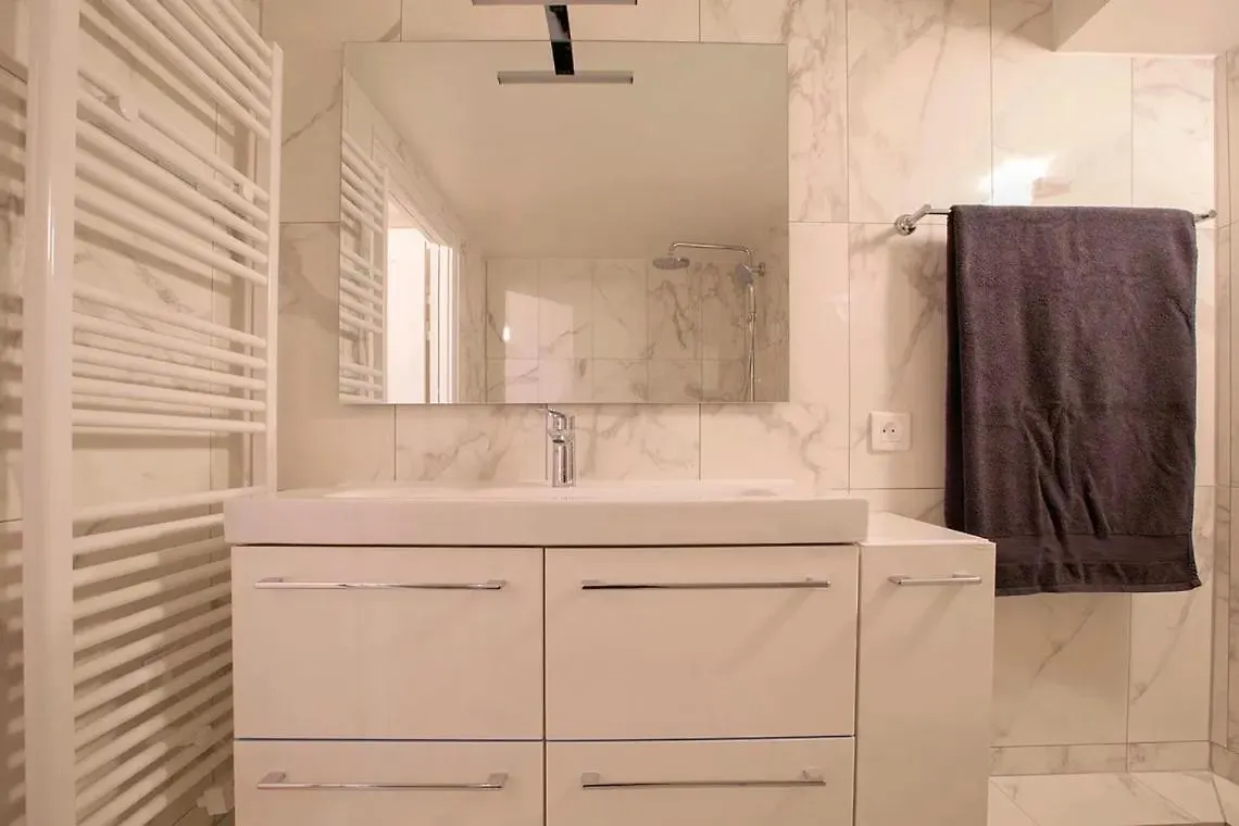 Apartment Love In Marais Paris France